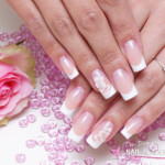 Francia szögletes porcelán műköröm
Francia szögletes porcelán műköröm