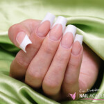 Francia porcelán műköröm
Francia porcelán műköröm